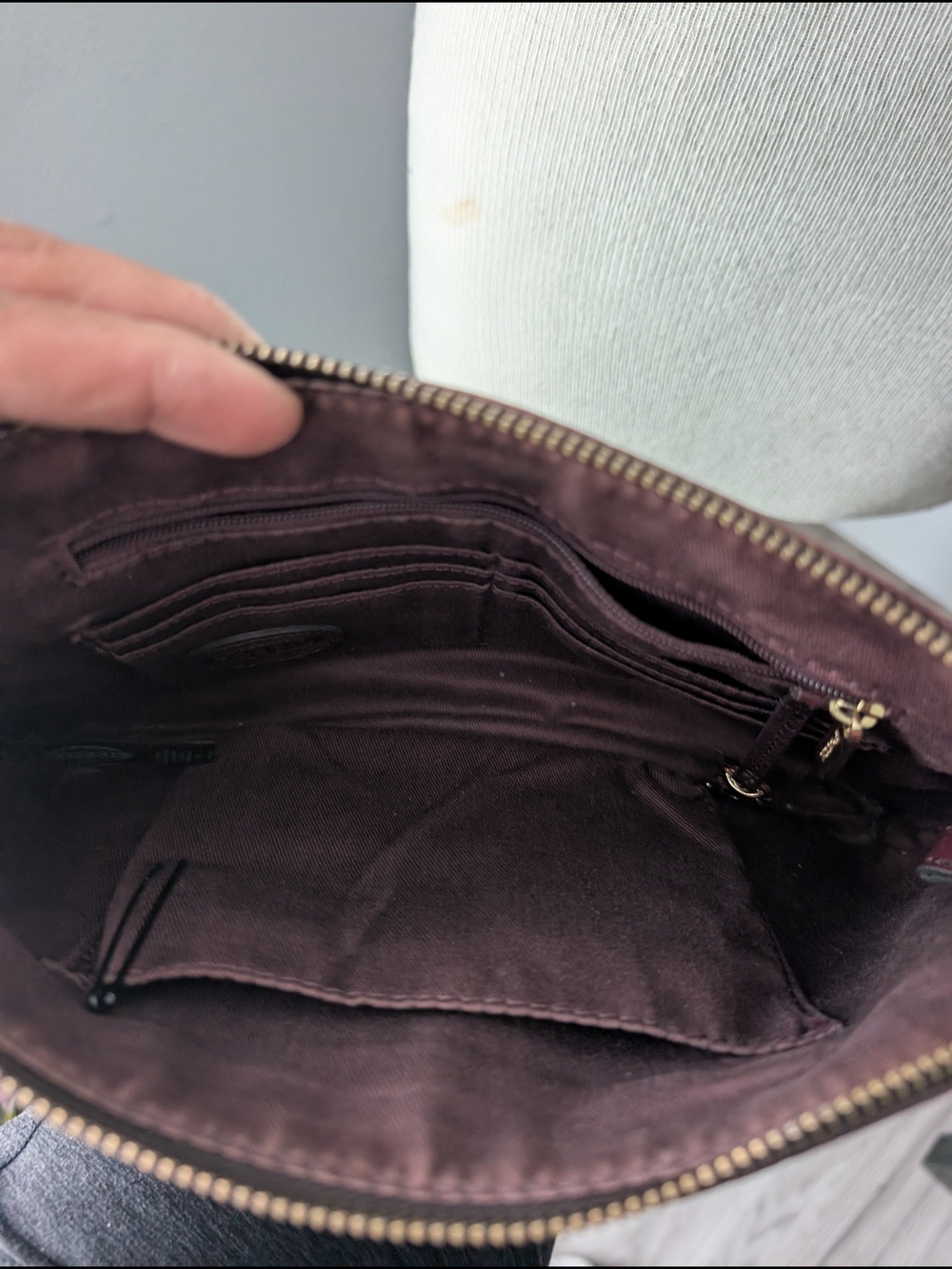Fossil Burgundy Leather Crossbody Bag with Gold Hardware - Picture 4 of 4